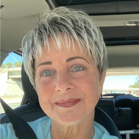 Meet your Posher, Vicky - Picture 1 of 1